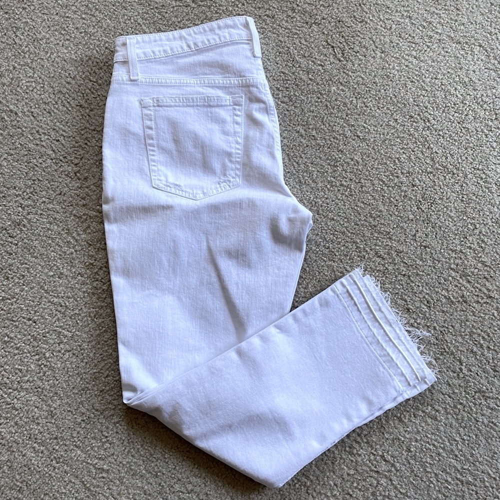 NWOT Joes Distressed White Capris